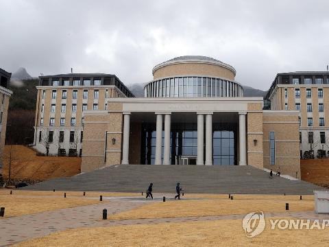 부산 한 사립대 전임교수 채용 둘러싼 특혜 의혹 확산